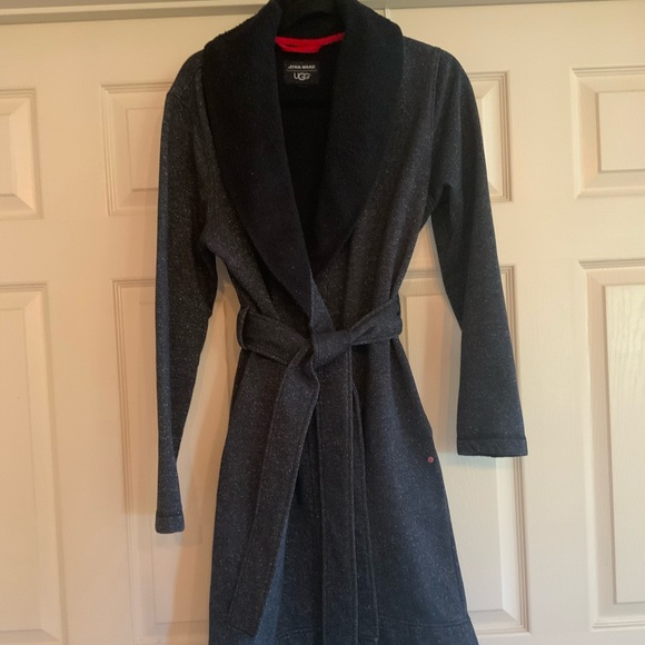 Ugg x Star Wars Vader Robe - Picture 5 of 15